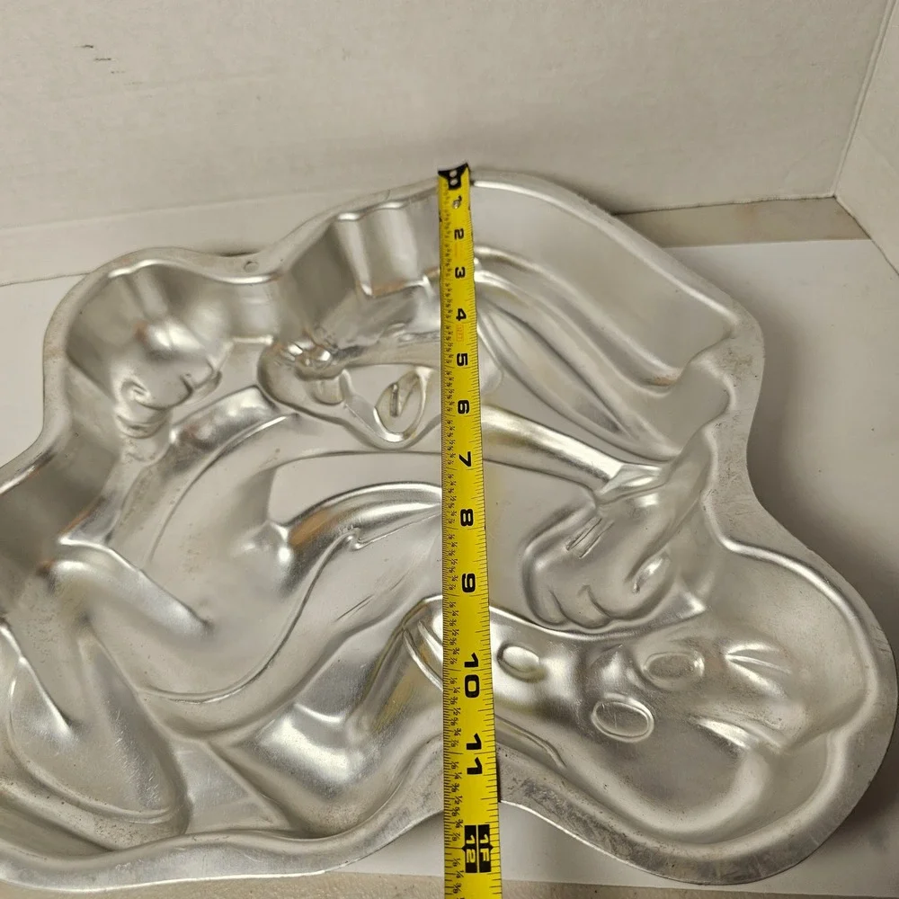 Wilton‎ Bugs Bunny Cake Pan Looney Tunes 1996 Vintage Aluminum 2105-3200 Silver
